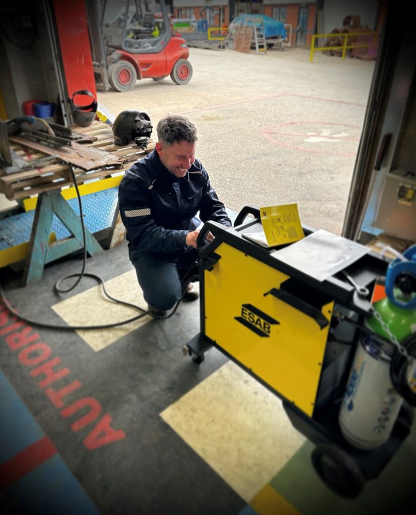 Esab Rustler Em C Pro Synergic Compact Air Cooled Mig Welder