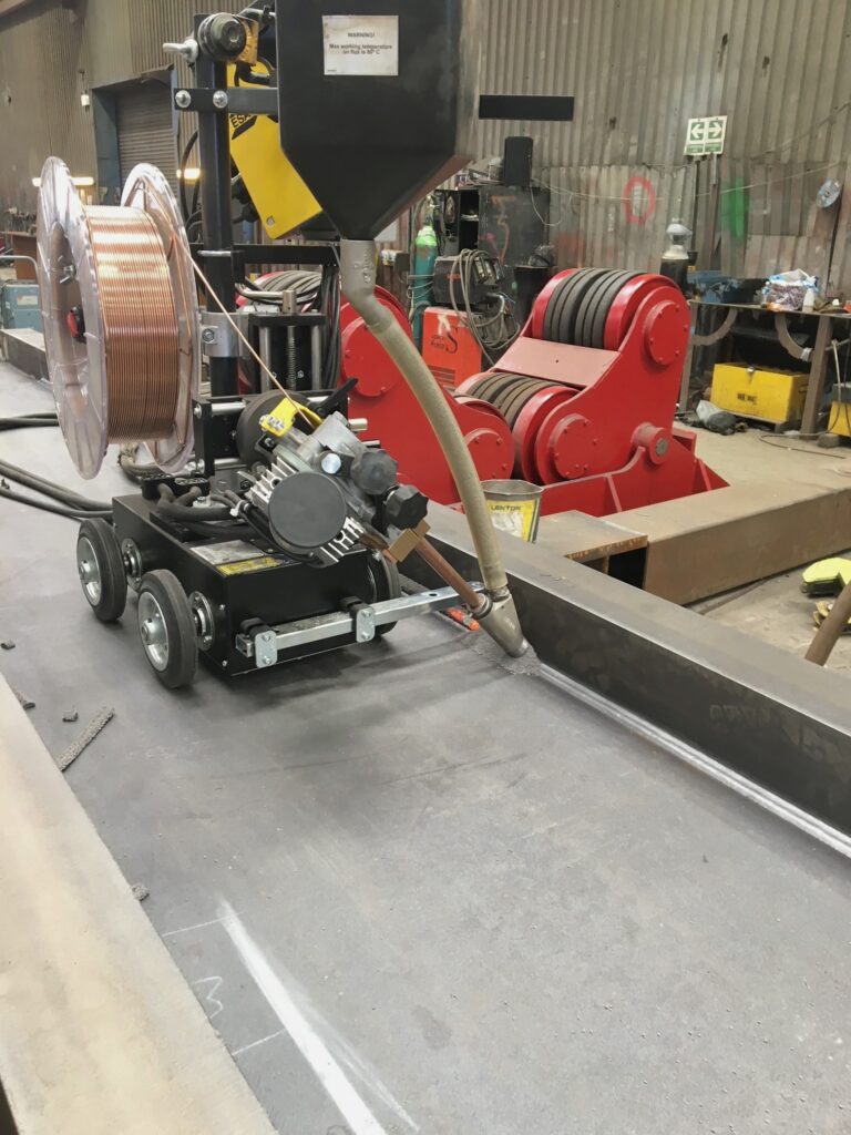 800amp ESAB LAF 1001 A2 PEK 4wheel 25mtr submerged arc welder tractor for hire Welding Equipment