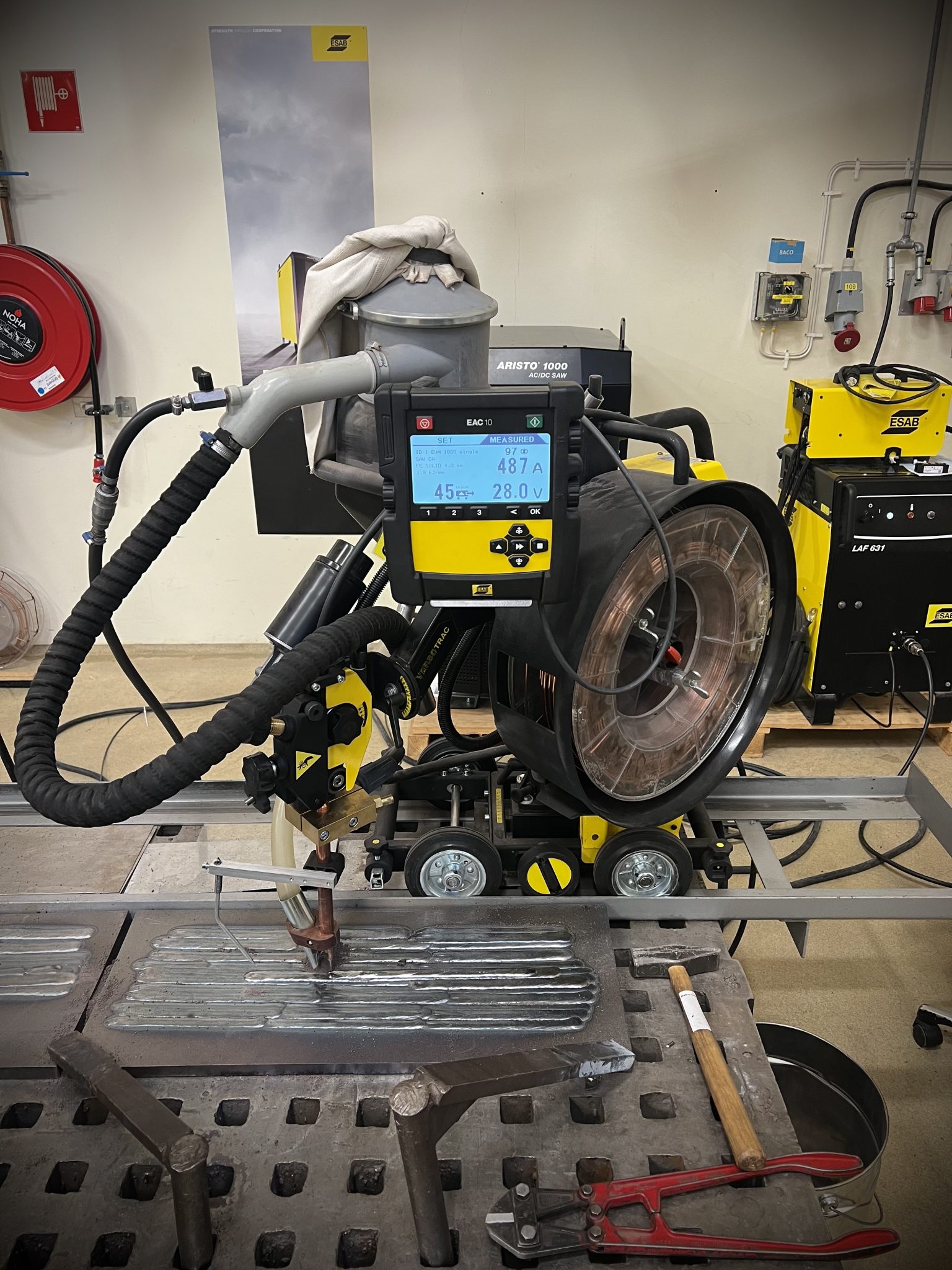 1000amp ESAB Versotrac EWT 1000 submerged arc welder tractor unit for hire Welding Equipment