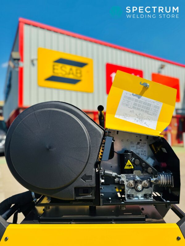 ESAB Fabricator EM 401i air cooled MIG welder - Image 5