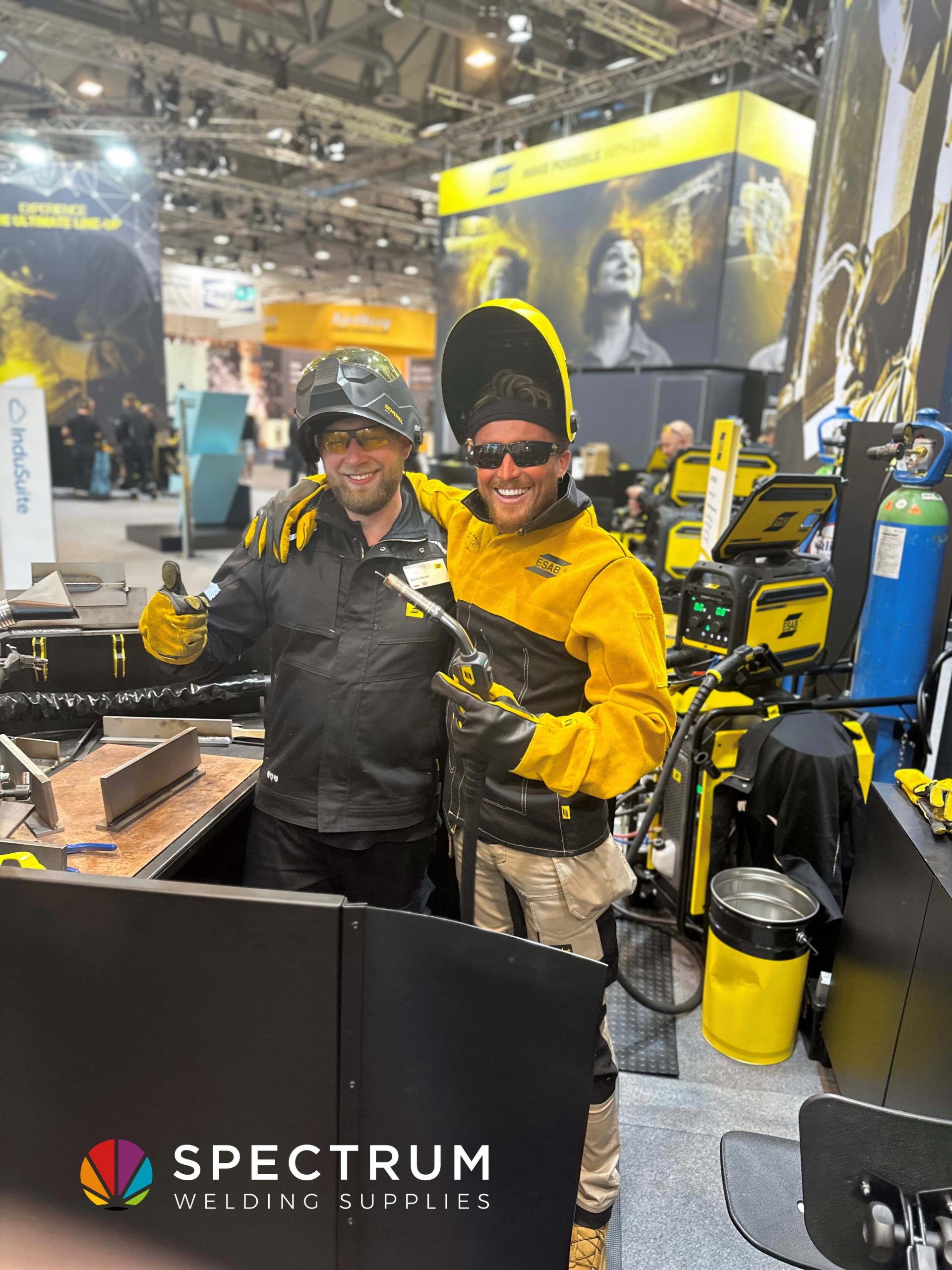 Joe test welds the new ESAB Warrior Edge DX pulse MIG