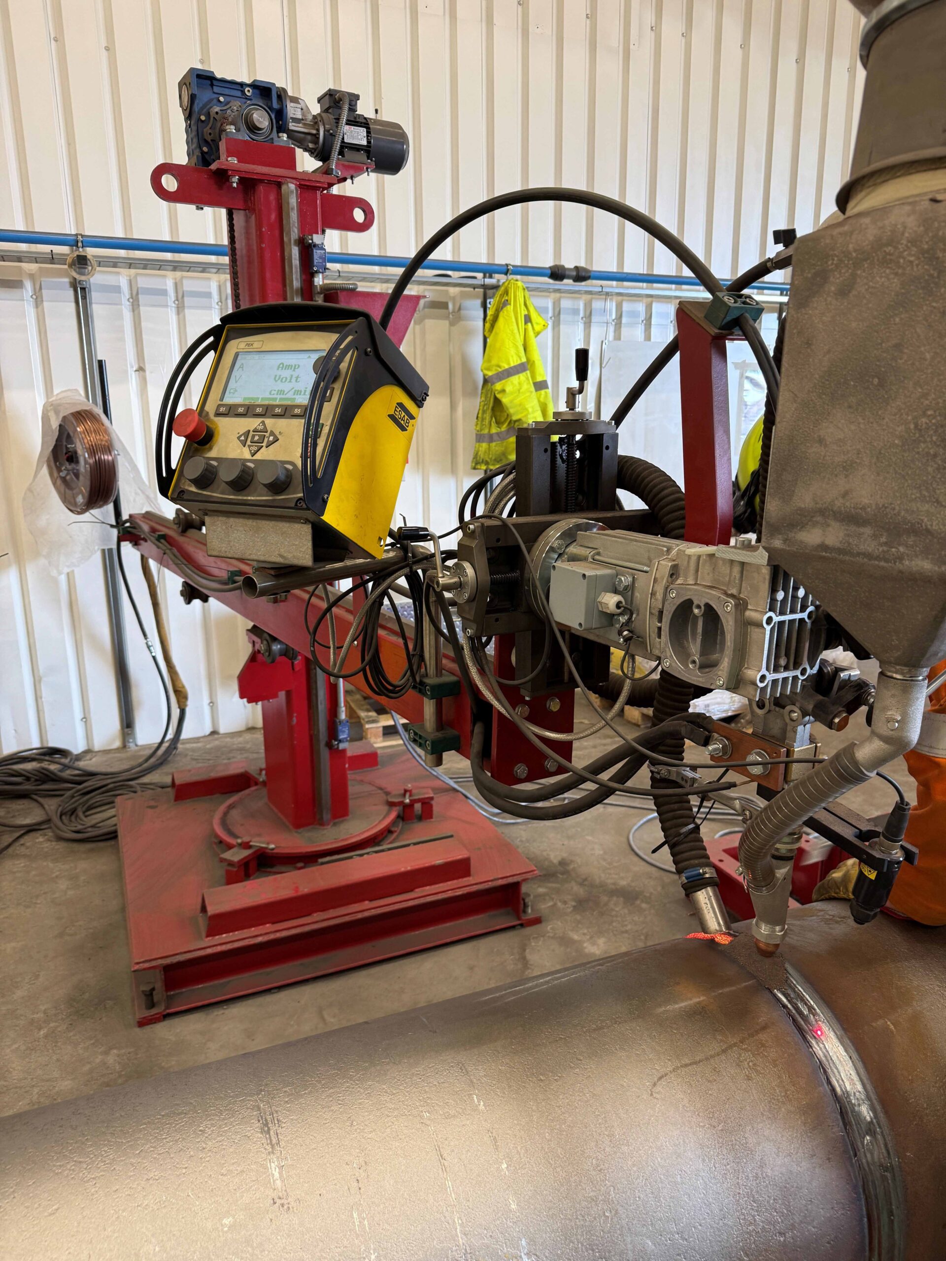 1.8 x 1.8 column and boom welding manipulator for hire - Image 4