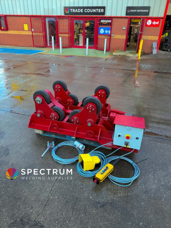 3 Tonne self-aligning pipe welding rotators for hire