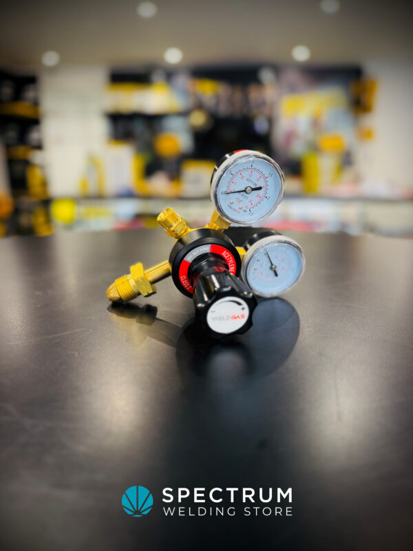 Acetylene regulator 1.5 bar single stage 2 gauge