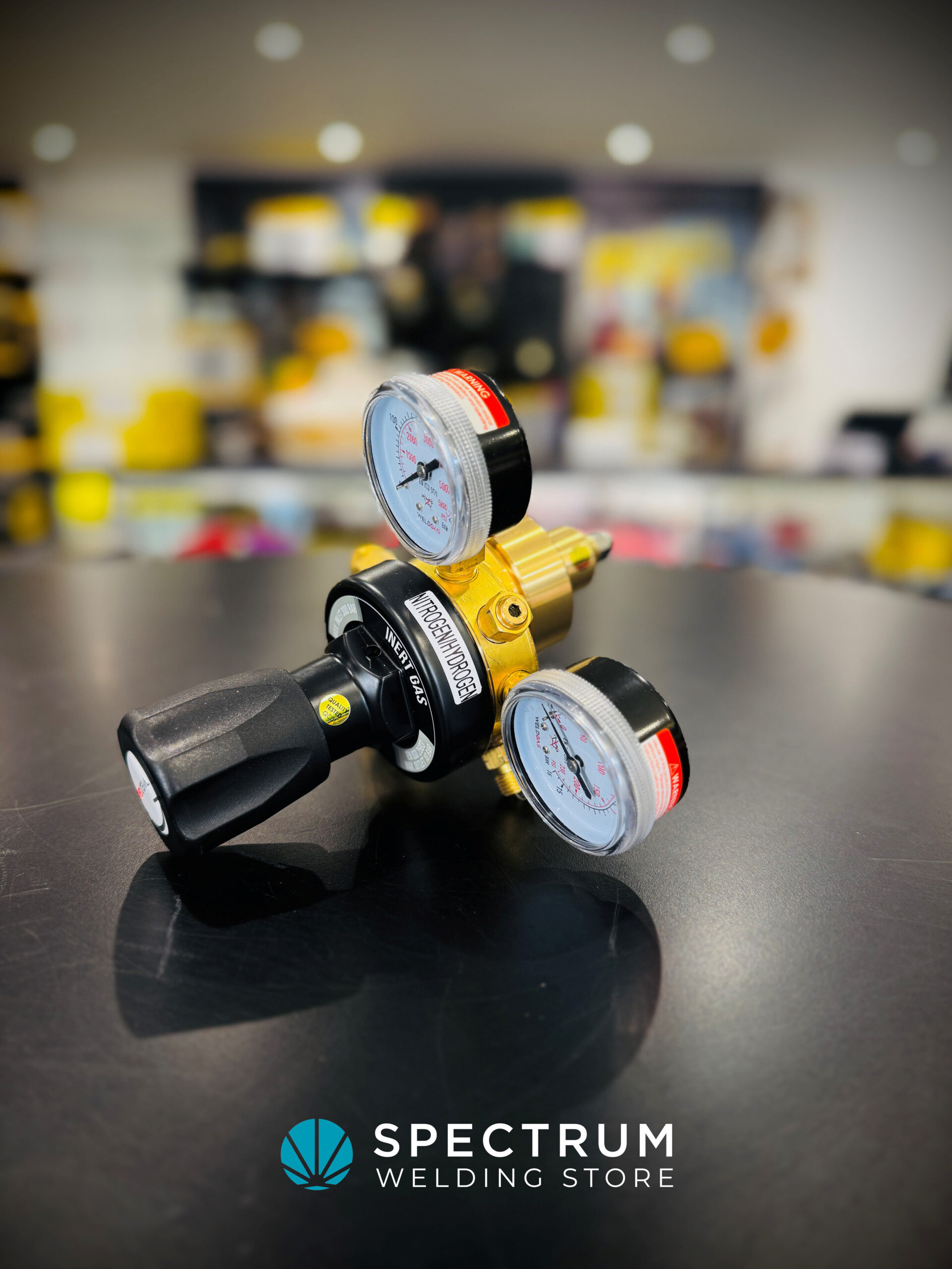 Nitrogen Hydrogen regulator 10 bar 2-stage 2-gauge - Image 2