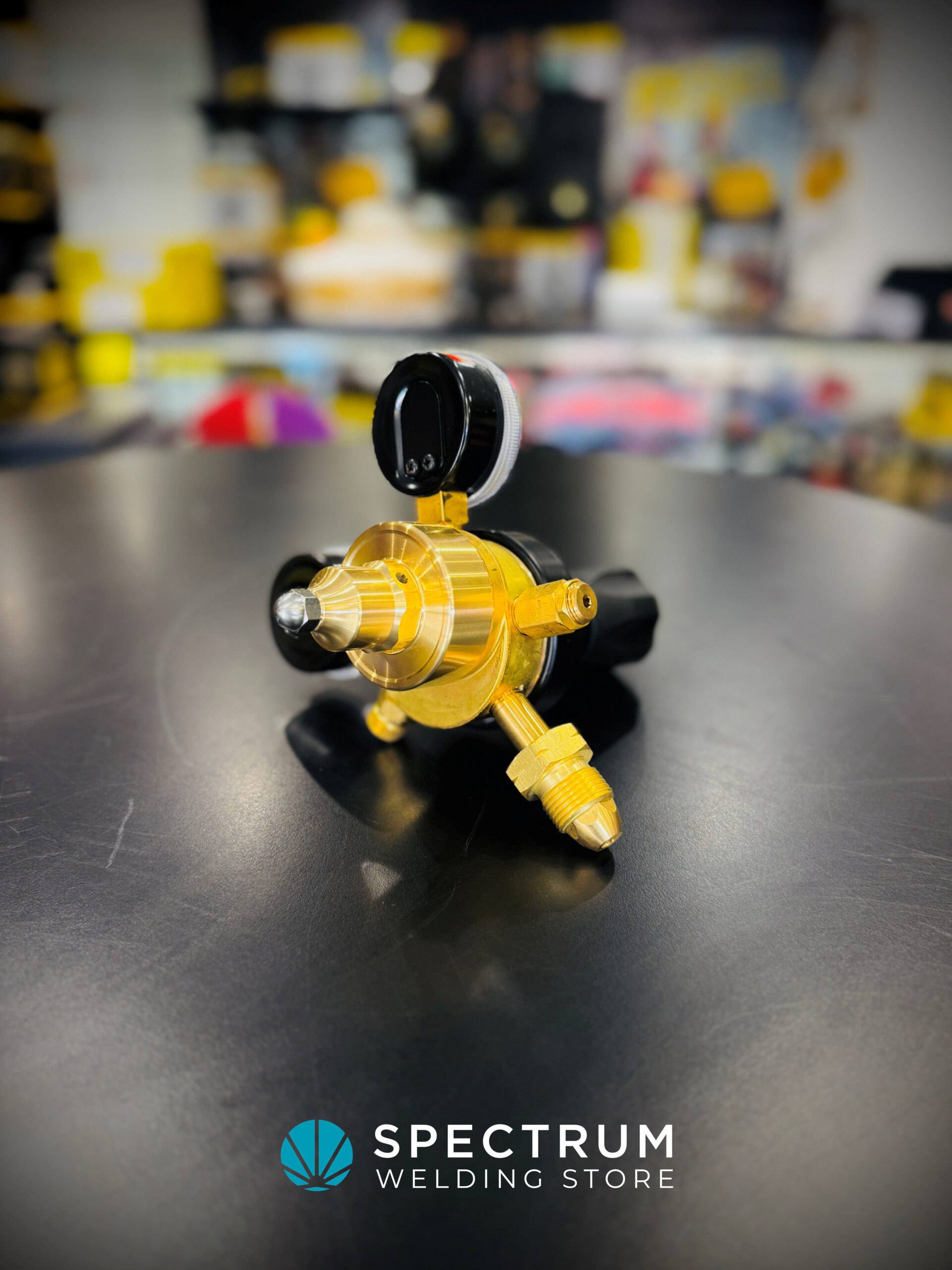 Nitrogen Hydrogen regulator 10 bar 2-stage 2-gauge - Image 3