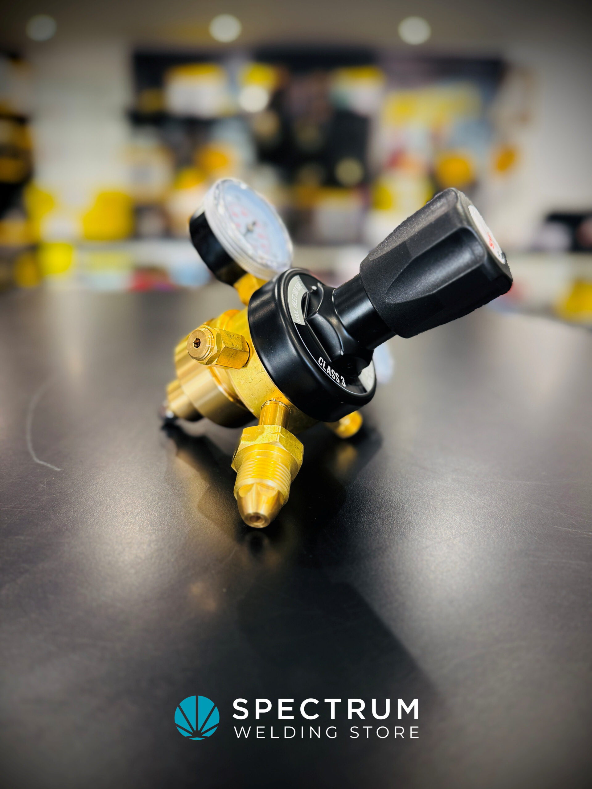 Nitrogen Hydrogen regulator 10 bar 2-stage 2-gauge - Image 4