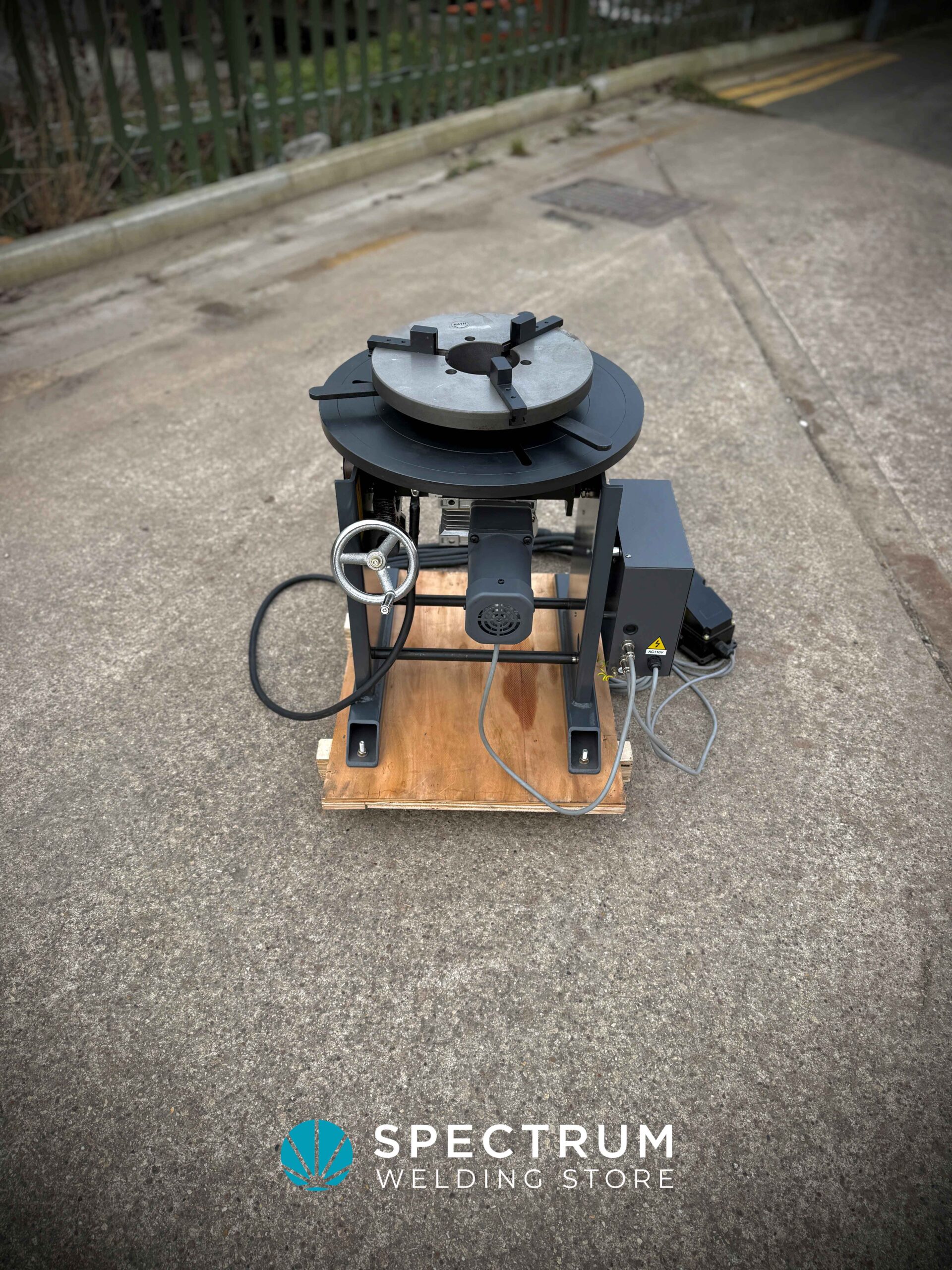 300kg welding positioner with 250mm chuck - Image 9