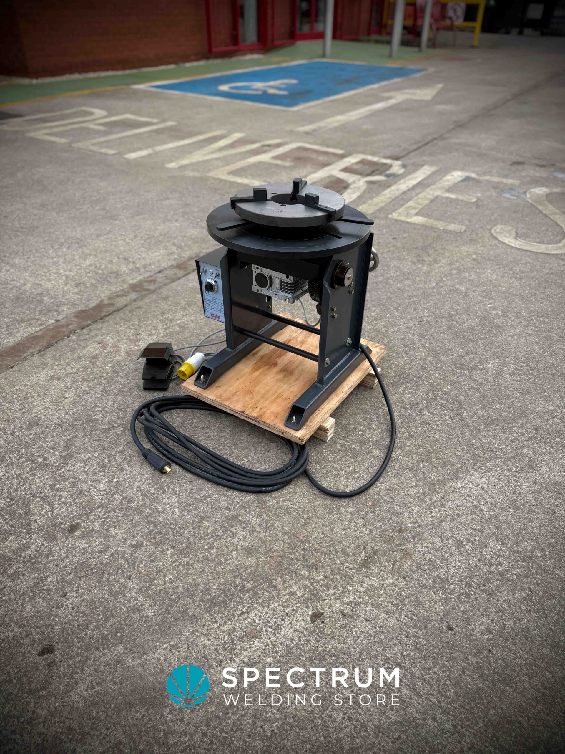 300kg welding positioner with 250mm chuck - Image 3